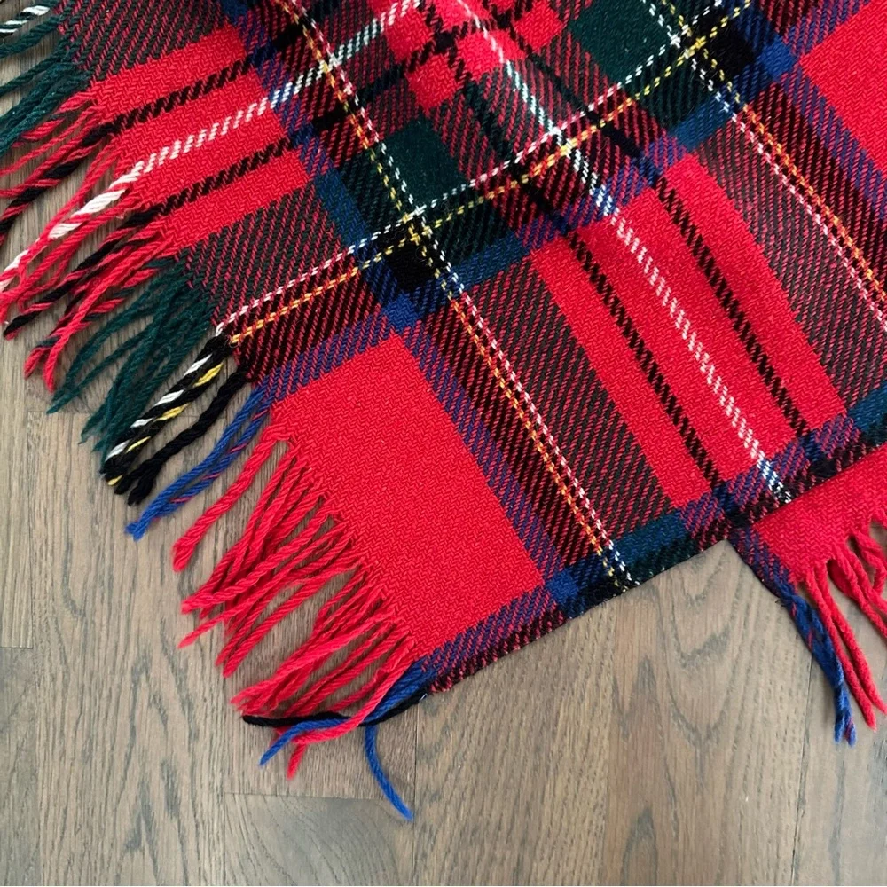 Vintage Neiman Marcus 100% Wool Classic Plaid Blanket Scarf in Red Tartan Plaid
